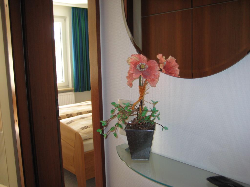 Kurpark Appartement กลึคส์บวร์ก ภายนอก รูปภาพ
